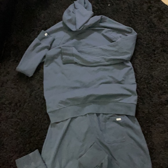 Volcom Jogging Suit - Picture 2 of 5